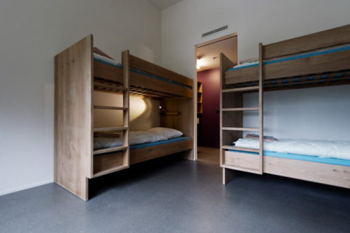 Lits superposés en bois de châtaignier