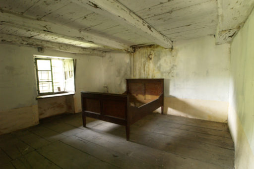 Instandsetzung eines Doppelbettes aus Holz oder Metall