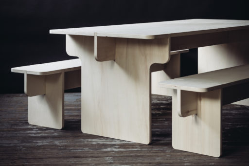 Table et banc en châtaignier pour la salle à manger