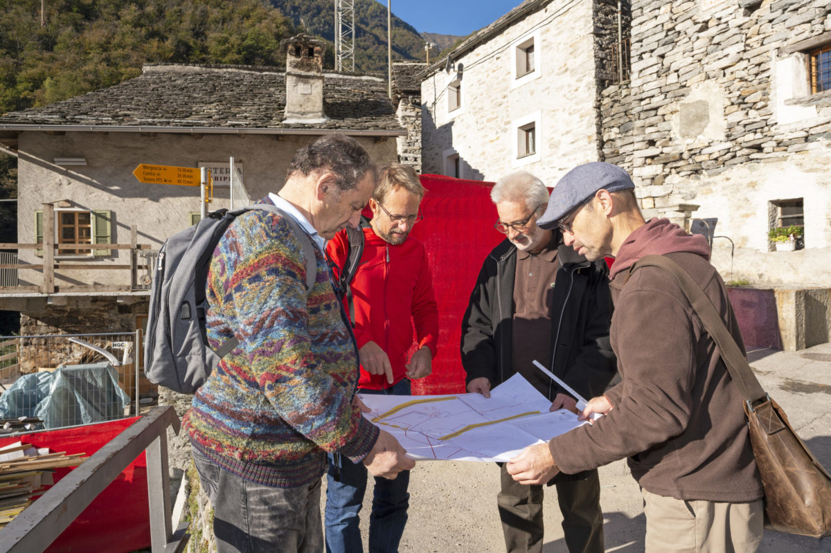 L’architetto Fabio Giacomazzi, instancabile presidente della Fondazione, ci ha lasciati il novembre 2021. Lo ricordiamo con affetto, con queste immagini.