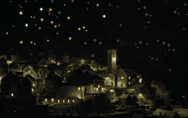 Die zauberhaften Nächte von Corippo am 12., 13. und 14. Dezember mit Besuch der Krippe, Live-Musik in den Gassen, Erzählungen bei Kerzenschein, liegenden Schafen, „pagn ai üghètt” aus dem Holzofen, „om da fòra i brasc”, Fondue, Glühwein, Weihnachtstee und lokalen Produkten aus dem Verzascatal.